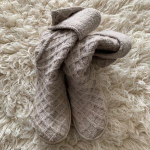 Knitted UGG boots